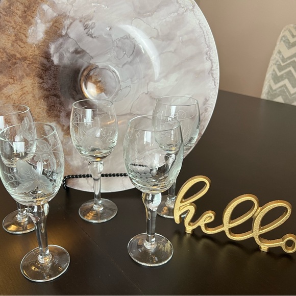 Princess House Heritage Etched Wine Glasses (5). - Picture 2 of 8